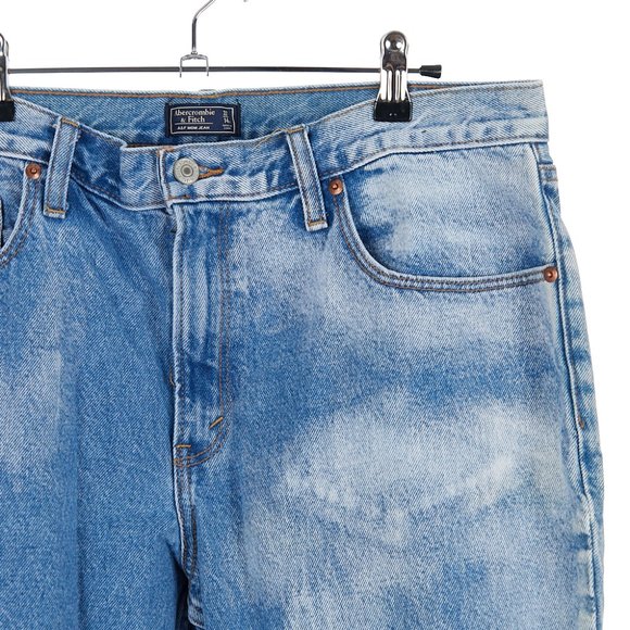 Abercrombie & Fitch High Rise Mom Jean Size 32 Short - Picture 2 of 5